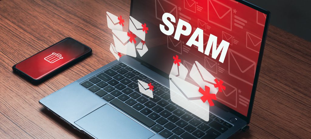 banner de computadora portatil con concepto de correo no deseado tecnologia empresarial de comunicacion proteger el correo no deseado